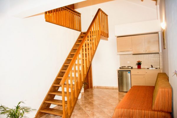 Split Level Triple Suite with Sea View Stairway