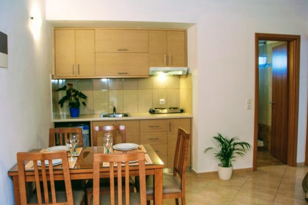 Superior Two Bedroom Quintuple Apartment with Sea View Kitchenette